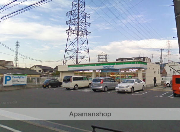 コンビニ　ファミリーマート（コンビニ）まで1857m