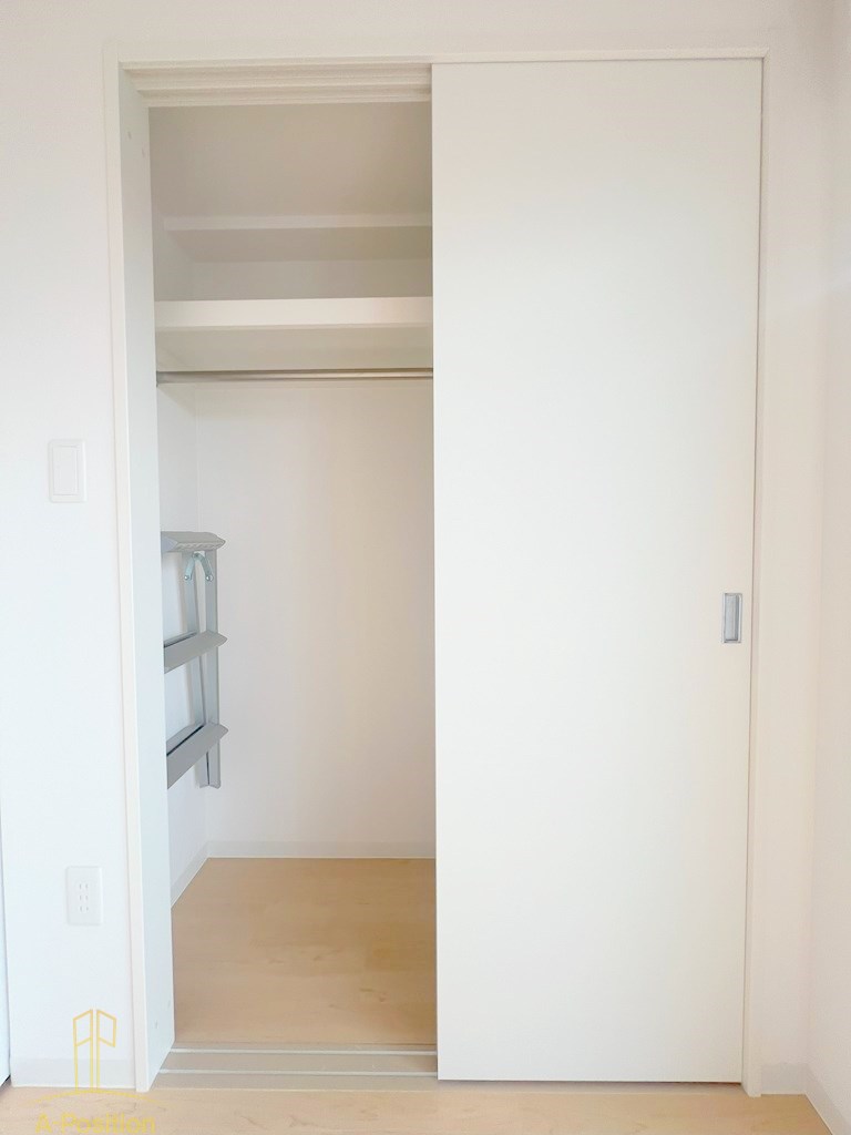 収納　セレニテ難波プリエ