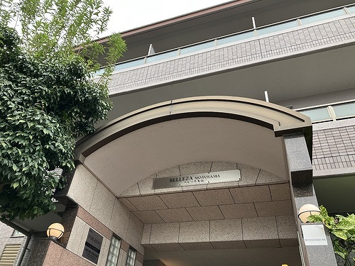 エントランス　建物外観