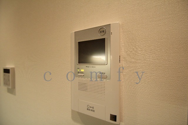 セキュリティ　モニター付きインターホン