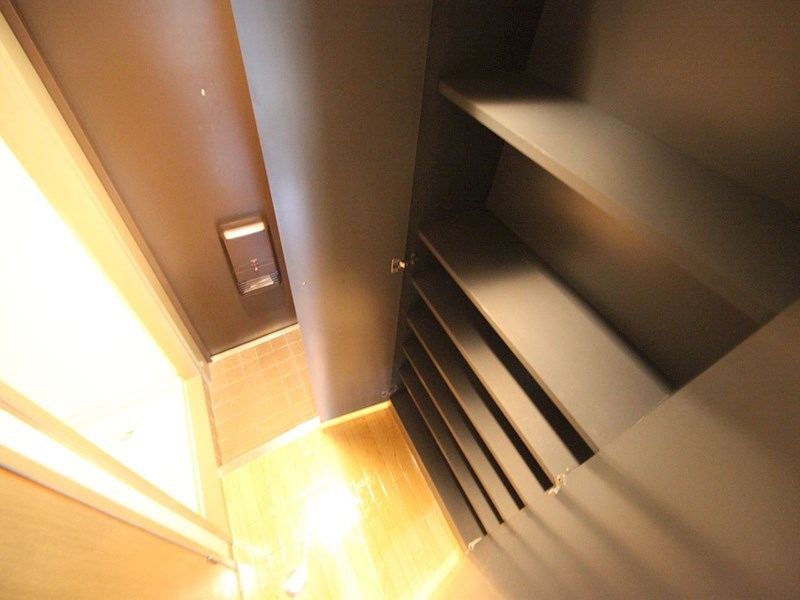 玄関　玄関　シューズボックス付