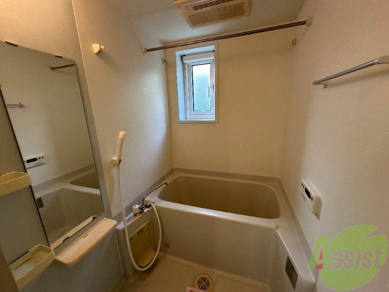 バス・シャワールーム　お風呂も広いので１日の疲れもしっかり癒せます。