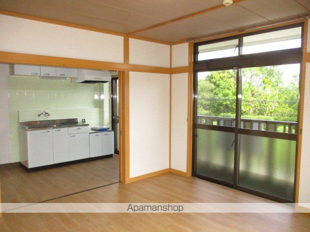 サンリッチ新橋の居間写真