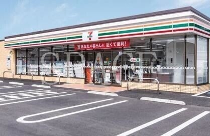 コンビニ　セブンイレブン大阪三国本町3丁目店（コンビニ）まで327m