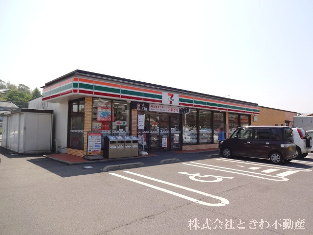 コンビニ　セブンイレブン大村東三城町店（コンビニ）まで671m