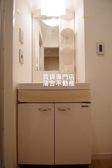 洗面設備　独立洗面化粧台付き