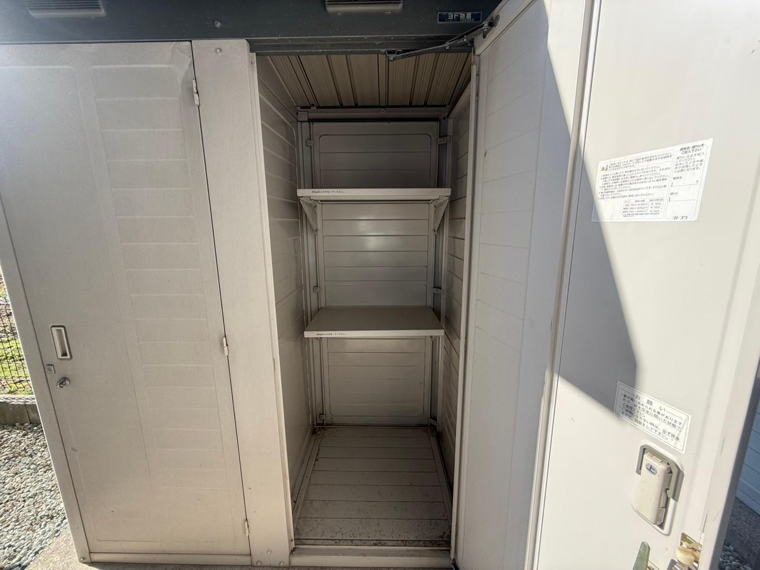 その他　外物の保管に便利な物置付きです