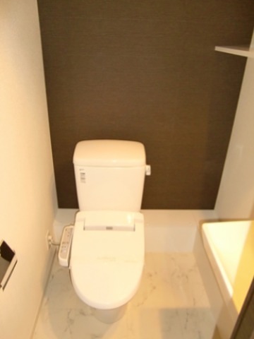 トイレ　同建物の別部屋の写真