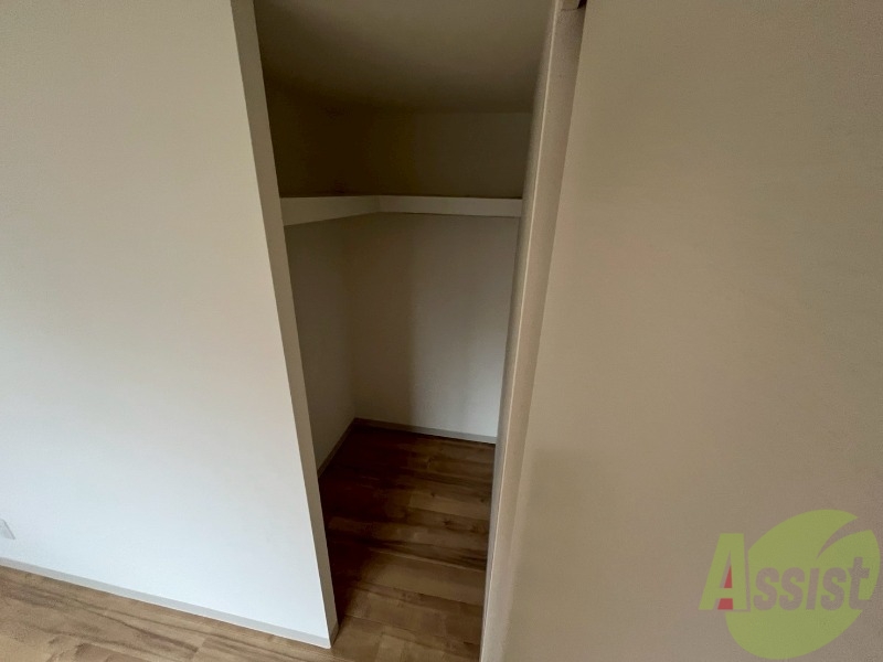 収納　寝室の収納です。部屋がすっきり片付きます。