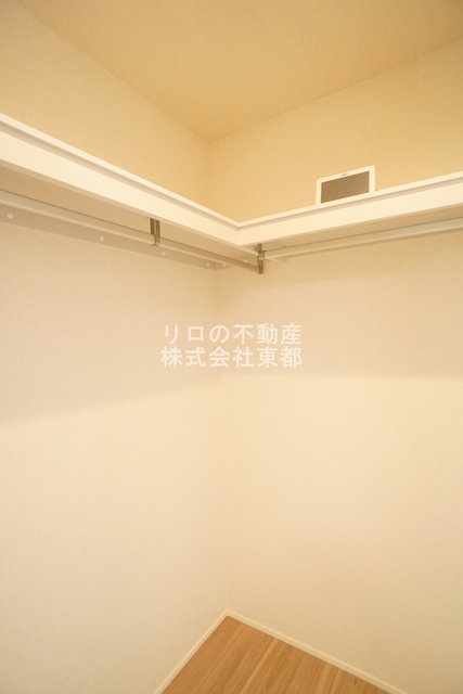 収納　奥行のあるウォークインクローゼットならお荷物多い方でも安心☆
