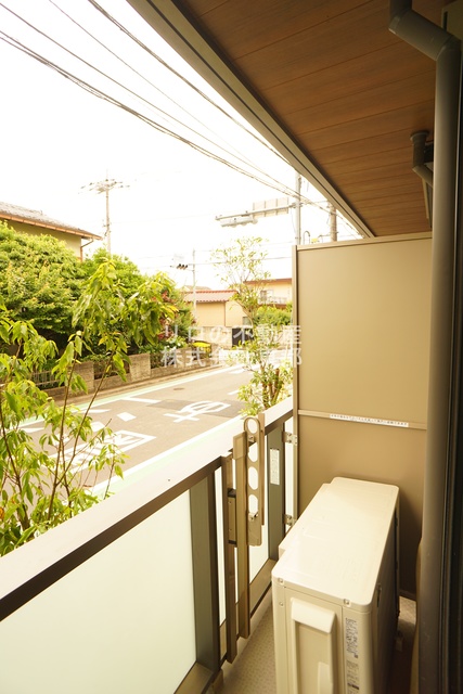 バルコニー　お天気のいい日は洗濯物も気持ちよく干せますね！