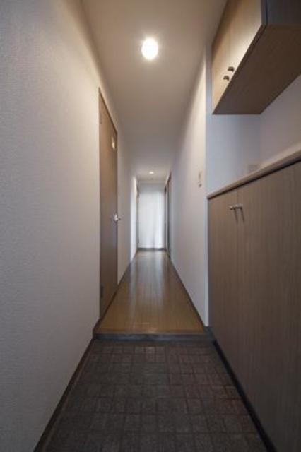 玄関　※写真は同タイプ住戸です。