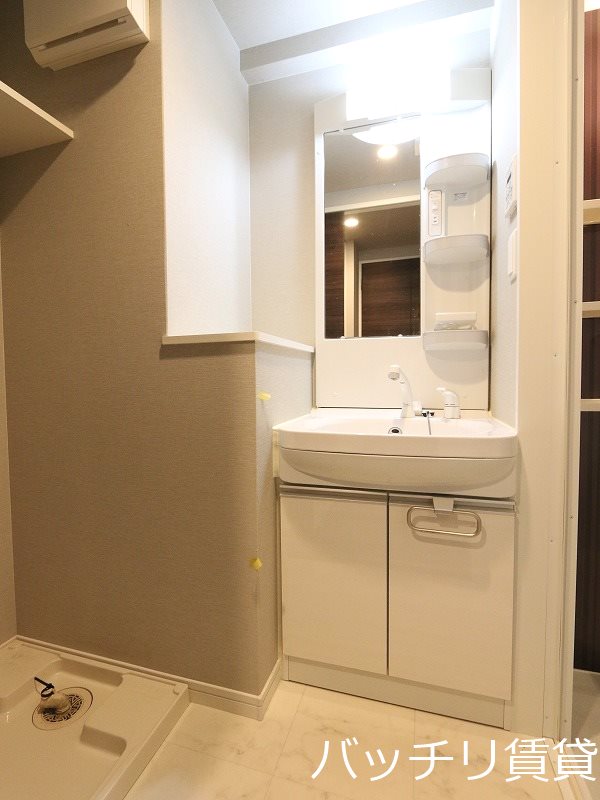 洗面設備　同型タイプの為現状優先