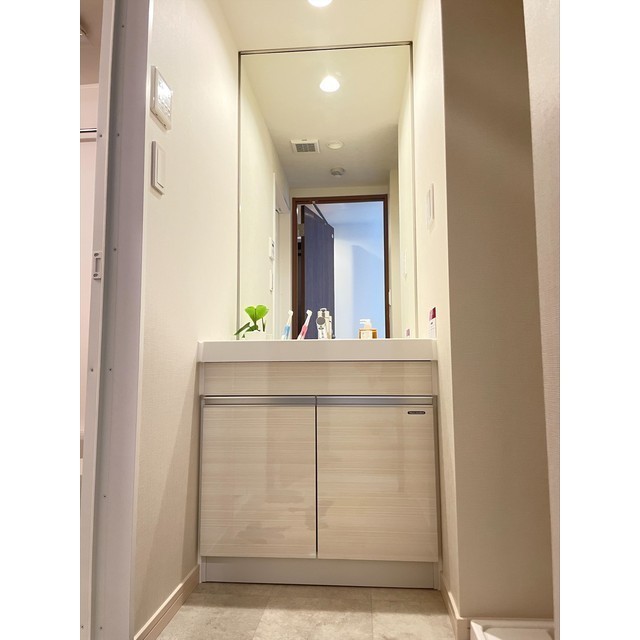 洗面設備　※家具・調度品等は実際の賃貸住居には含ま