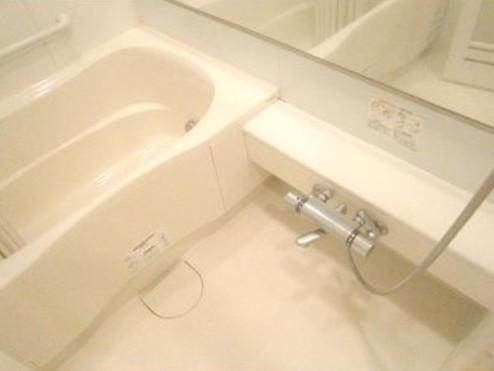 バス・シャワールーム　☆ゆっくりくつろげるお風呂☆