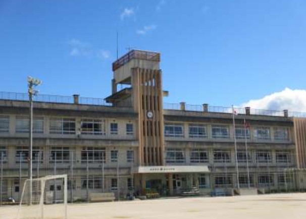 小学校　広島市立山本小学校（小学校）まで200m
