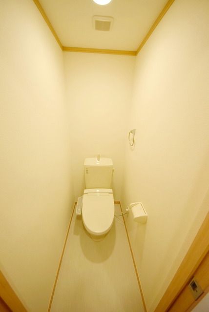 トイレ　ウォシュレット付きです♪