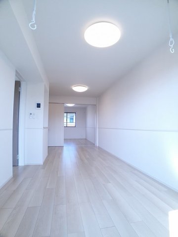 居室・リビング　ゆったり過ごせる居間です