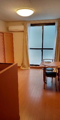 居室・リビング　※同タイプのお部屋の写真です