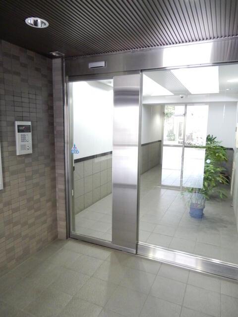 エントランス　エントランス?