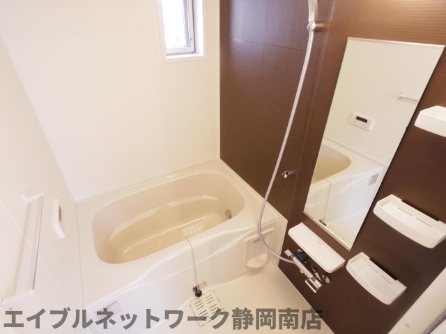 バス・シャワールーム　日々の疲れを癒すお風呂付です