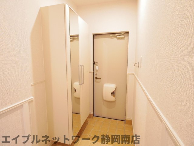 玄関　シンプルで使いやすい玄関です