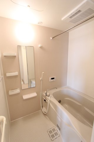 バス・シャワールーム　ゆったり過ごせるお風呂です