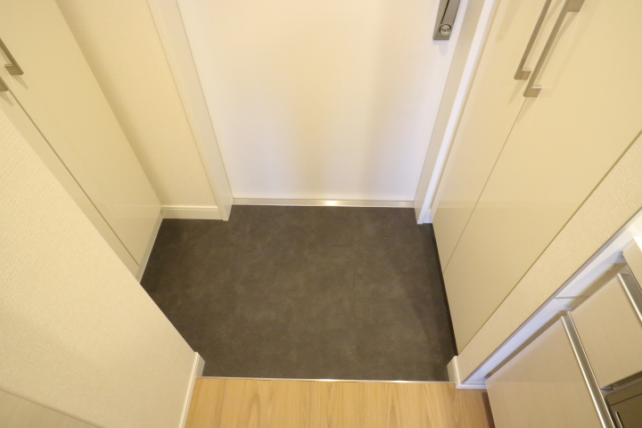 玄関　※参考写真