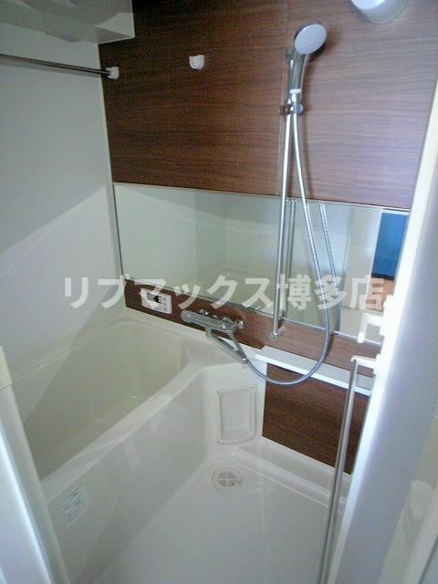 バス・シャワールーム　浴室乾燥機付き