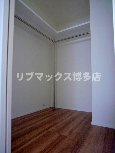収納　ウォークインクローゼット