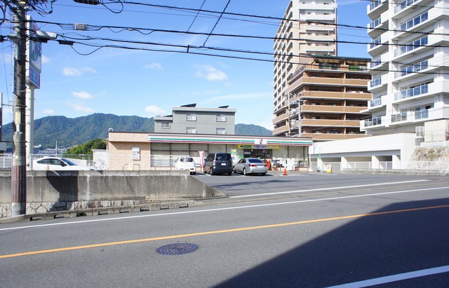 コンビニ　セブンイレブン広島皆賀3丁目店（コンビニ）まで165m