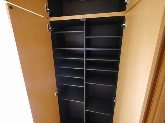 玄関　シューズボックス