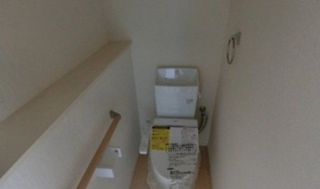 トイレ　別部屋参考。