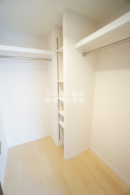 収納　奥行のあるウォークインクローゼットならお荷物多い方でも安心☆