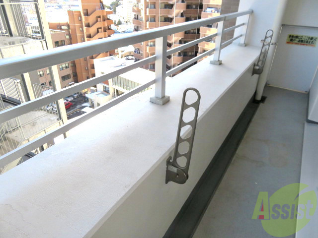 バルコニー　バルコニーです。外の景色を楽しむことができます。