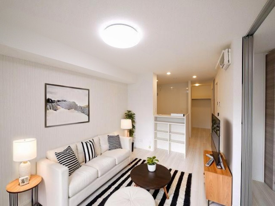 居室・リビング　CGで家具等を配置したもので家具等は含まれません。