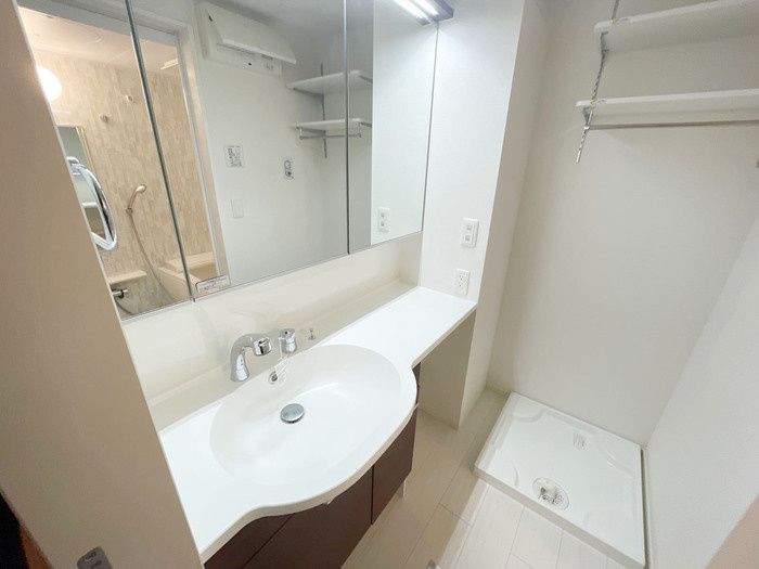 洗面設備　☆朝の支度に便利な独立洗面☆