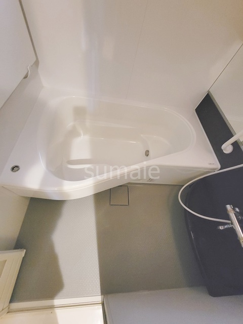 バス・シャワールーム　バスルームです