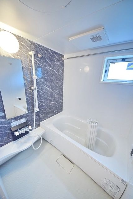 バス・シャワールーム　※反転タイプ301号室設備施工例　現況優先