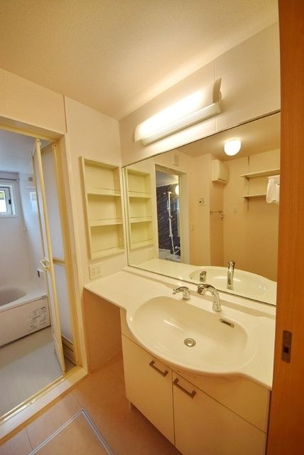 洗面設備　※反転タイプ301号室設備施工例　現況優先