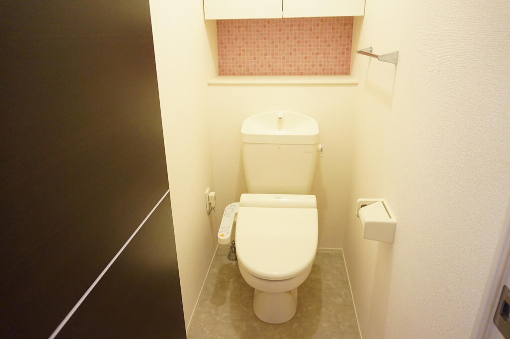 トイレ　写真は別物件別部屋を使用しております。