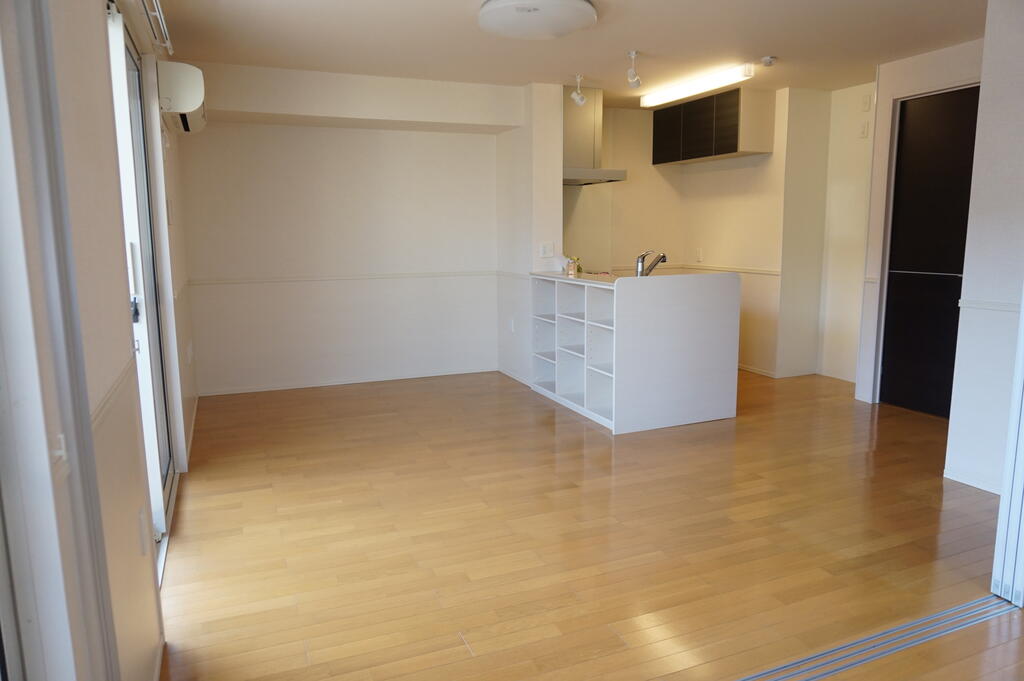 居室・リビング　写真は別物件別部屋を使用しております。