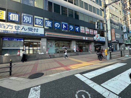 コンビニ　セブンイレブン あべの天王寺駅西店（コンビニ）まで63m