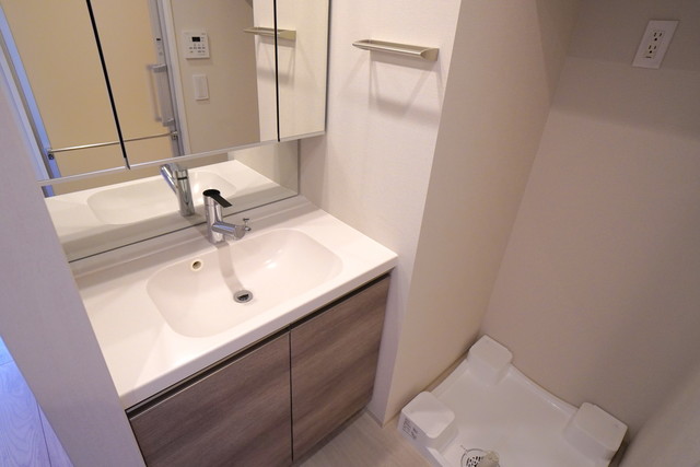 洗面設備　※写真は同タイプ住戸です。