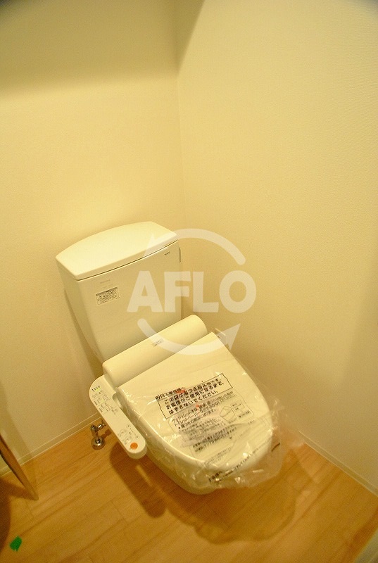 トイレ　ベルエ難波西　温水洗浄便座