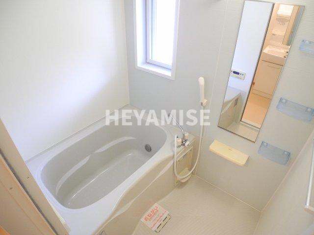 バス・シャワールーム　※室内画像は類似物件のもの