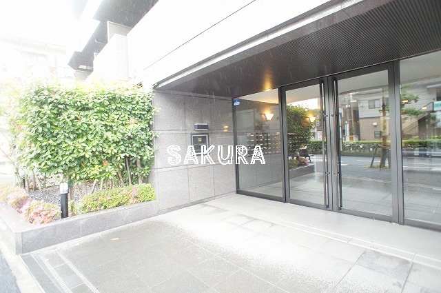 エントランス　管理の行き届いたエントランスです♪