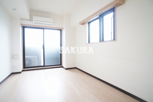 その他設備　天気の悪い日も安心の浴室乾燥機付きです♪