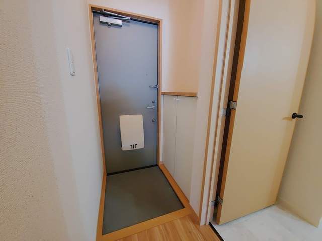 玄関　他部屋写真掲載