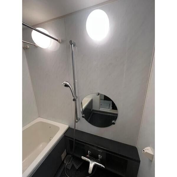 バス・シャワールーム　浴室乾燥機付きで便利！